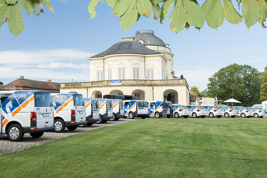Übergabe der VRmobile am Schloss Solitude in Stuttgart.